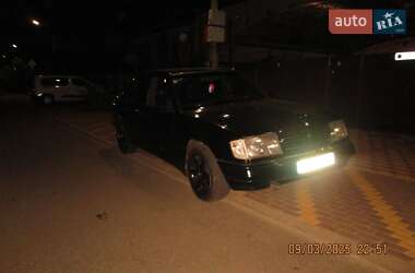 Седан Mercedes-Benz E-Class 1992 в Киеве