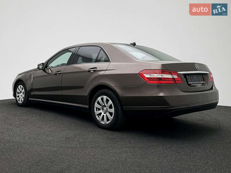 Седан Mercedes-Benz E-Class 2011 в Калуше