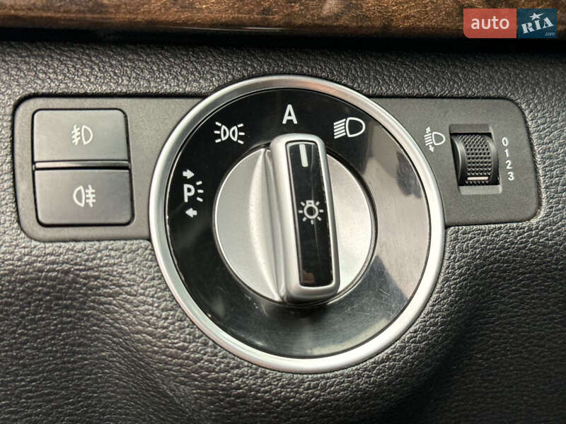 Седан Mercedes-Benz E-Class 2011 в Калуше