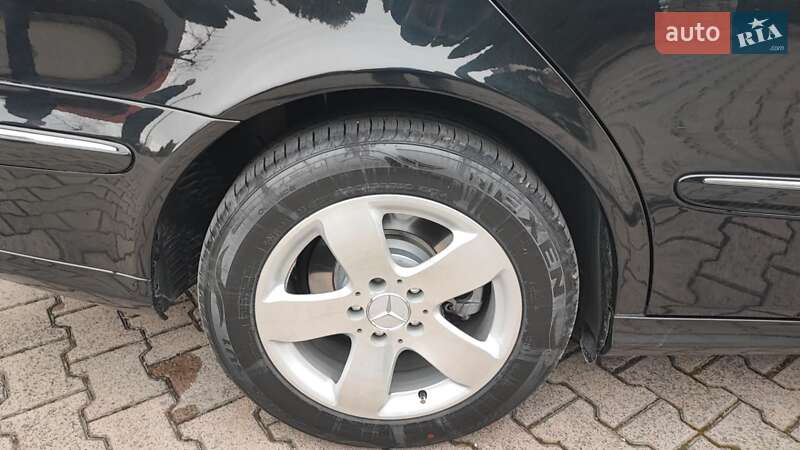 Седан Mercedes-Benz E-Class 2004 в Івано-Франківську