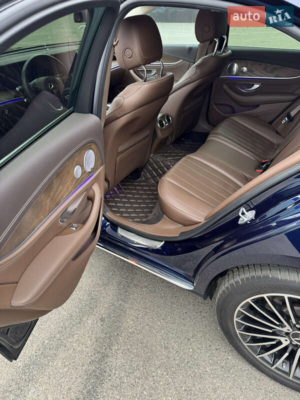 Седан Mercedes-Benz E-Class 2017 в Киеве фото 10 Седан Mercedes-Benz E-Class 2017 в Киеве