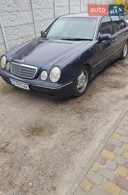 Седан Mercedes-Benz E-Class 2000 в Черкассах