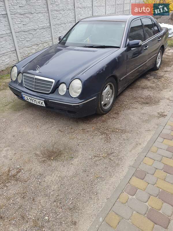 Седан Mercedes-Benz E-Class 2000 в Черкасах
