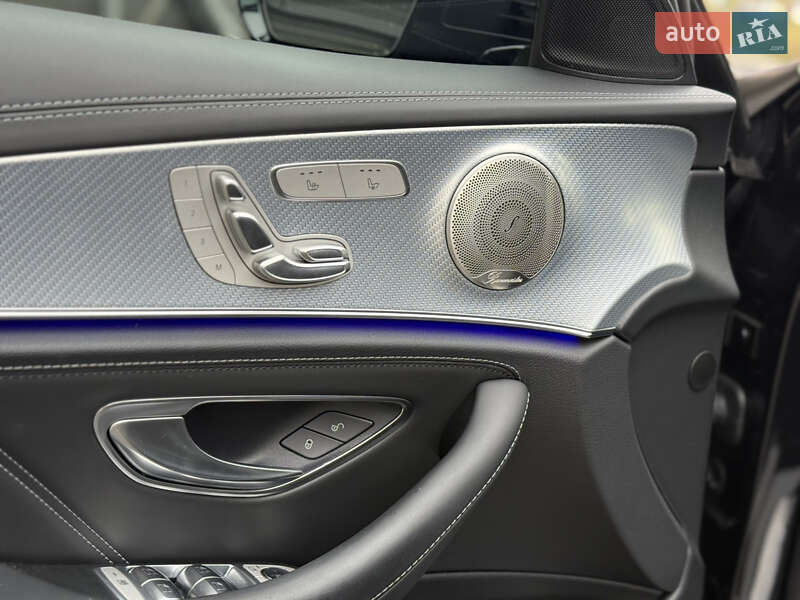 Седан Mercedes-Benz E-Class 2021 в Киеве