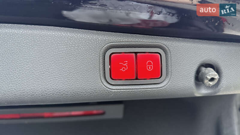 Седан Mercedes-Benz E-Class 2017 в Киеве фото 32 Седан Mercedes-Benz E-Class 2017 в Киеве