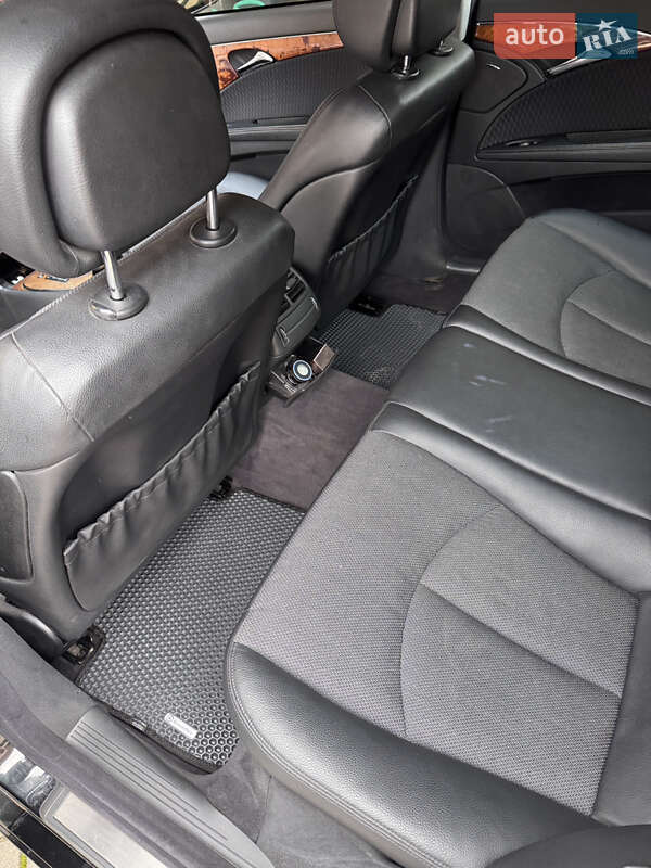 Седан Mercedes-Benz E-Class 2003 в Иршаве