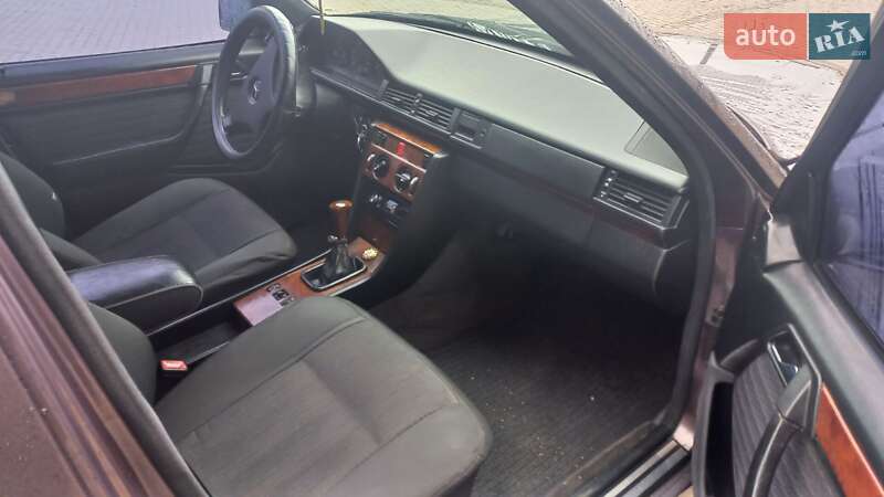 Седан Mercedes-Benz E-Class 1992 в Тернополі фото 14 Седан Mercedes-Benz E-Class 1992 в Тернополі