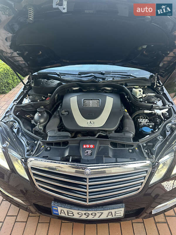 Седан Mercedes-Benz E-Class 2010 в Києві