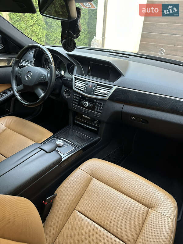 Седан Mercedes-Benz E-Class 2010 в Києві