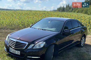 Седан Mercedes-Benz E-Class 2010 в Киеве