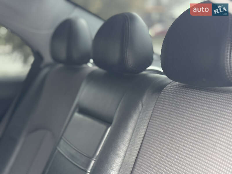 Седан Mercedes-Benz E-Class 2003 в Днепре фото 17 Седан Mercedes-Benz E-Class 2003 в Днепре