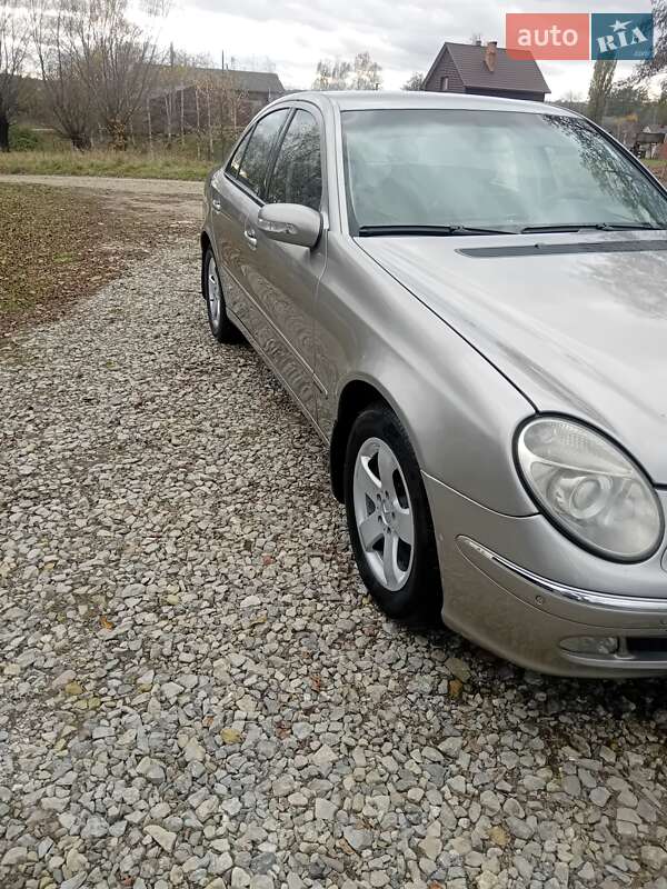 Седан Mercedes-Benz E-Class 2003 в Сторожинце фото 3 Седан Mercedes-Benz E-Class 2003 в Сторожинце