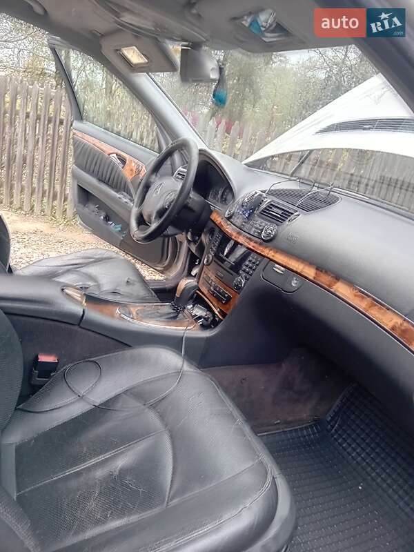 Седан Mercedes-Benz E-Class 2003 в Сторожинце фото 13 Седан Mercedes-Benz E-Class 2003 в Сторожинце