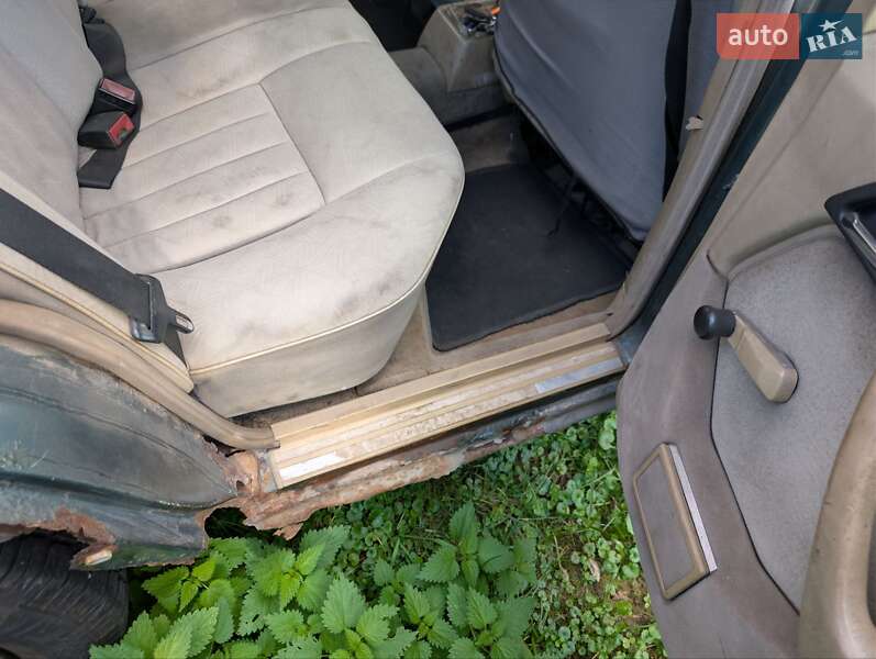 Седан Mercedes-Benz E-Class 1994 в Львове