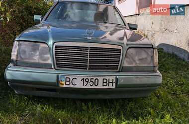 Седан Mercedes-Benz E-Class 1994 в Львове