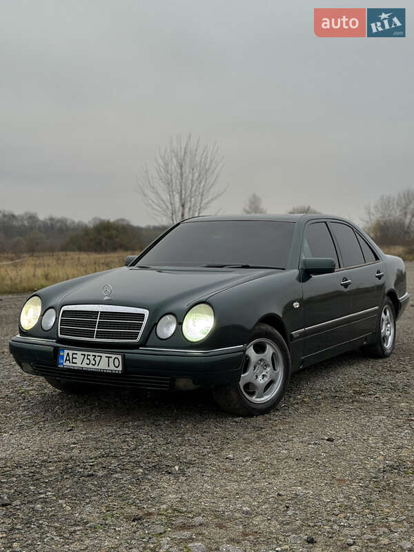 Mercedes-Benz E-Class 1998 Mercedes-Benz E-Class 1998