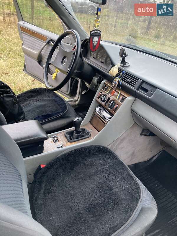 Седан Mercedes-Benz E-Class 1989 в Білій Церкві