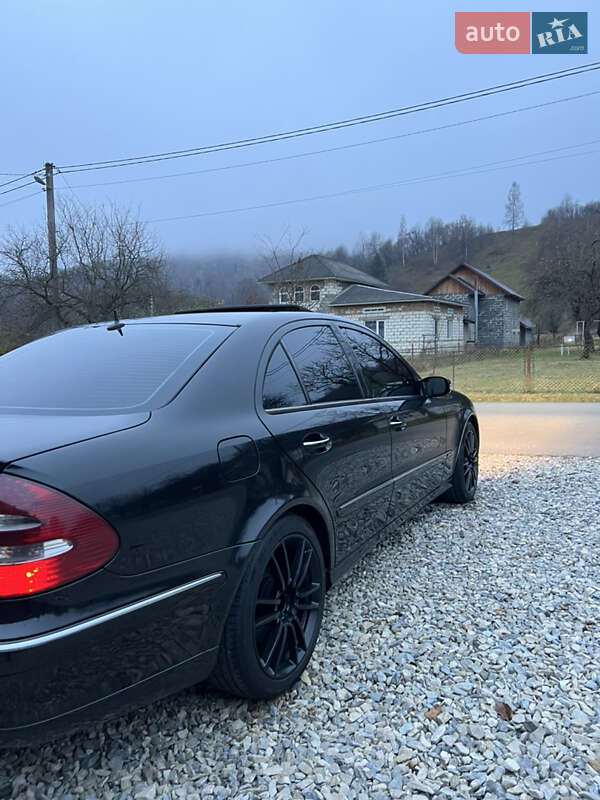 Седан Mercedes-Benz E-Class 2002 в Косові