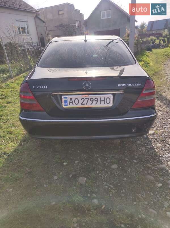 Седан Mercedes-Benz E-Class 2002 в Тячеві