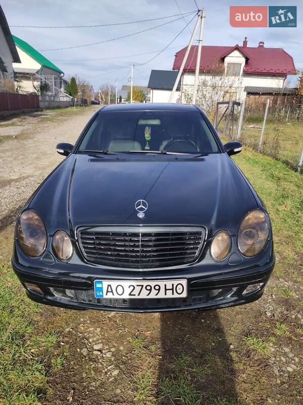 Седан Mercedes-Benz E-Class 2002 в Тячеві