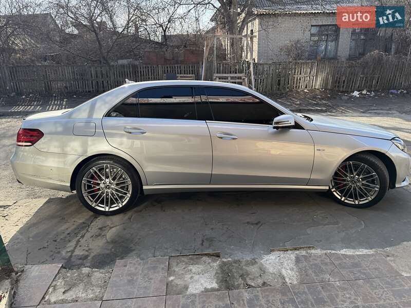 Седан Mercedes-Benz E-Class 2015 в Киеве