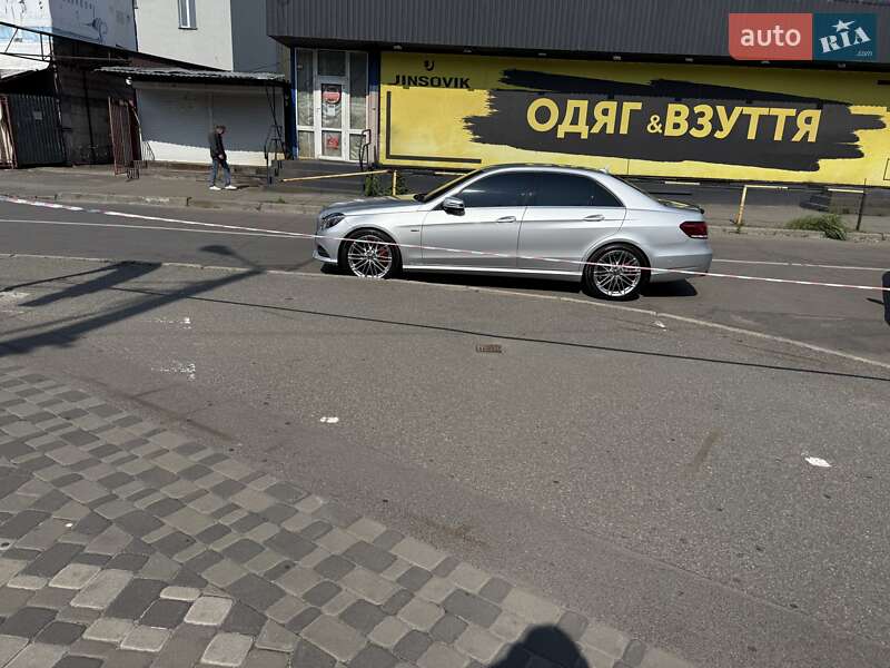 Седан Mercedes-Benz E-Class 2015 в Киеве