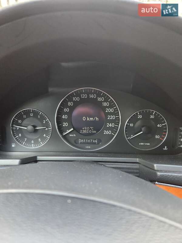 Седан Mercedes-Benz E-Class 2003 в Черкасах