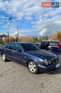 Седан Mercedes-Benz E-Class 1995 в Харькове