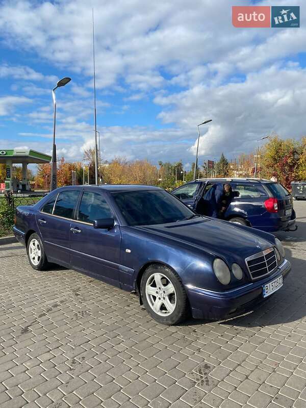 Mercedes-Benz E-Class 1995 Mercedes-Benz E-Class 1995