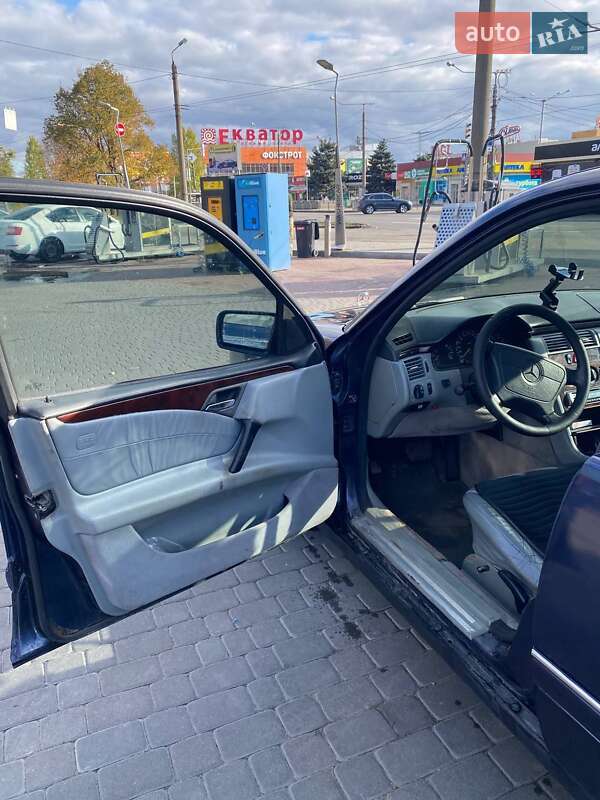 Седан Mercedes-Benz E-Class 1995 в Харькове