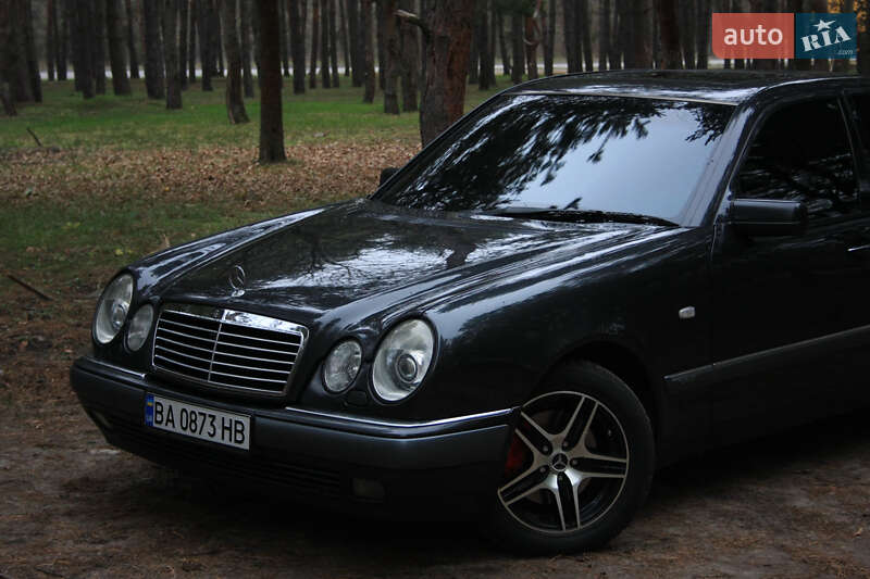 Седан Mercedes-Benz E-Class 1995 в Кропивницком