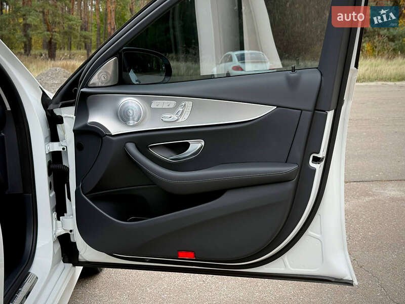 Седан Mercedes-Benz E-Class 2020 в Києві