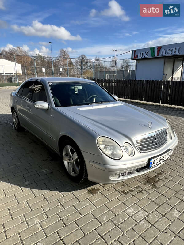 Седан Mercedes-Benz E-Class 2003 в Львове