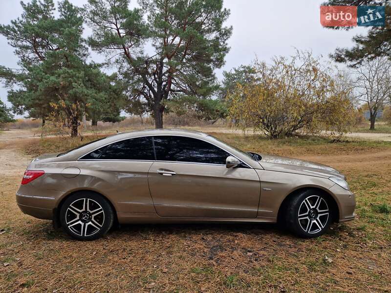Купе Mercedes-Benz E-Class 2010 в Вишгороді фото 7 Купе Mercedes-Benz E-Class 2010 в Вишгороді