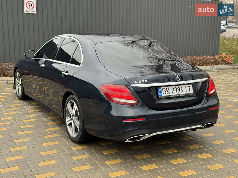 Седан Mercedes-Benz E-Class 2016 в Вінниці