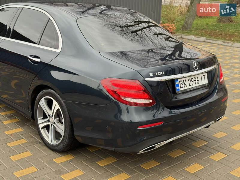 Седан Mercedes-Benz E-Class 2016 в Вінниці