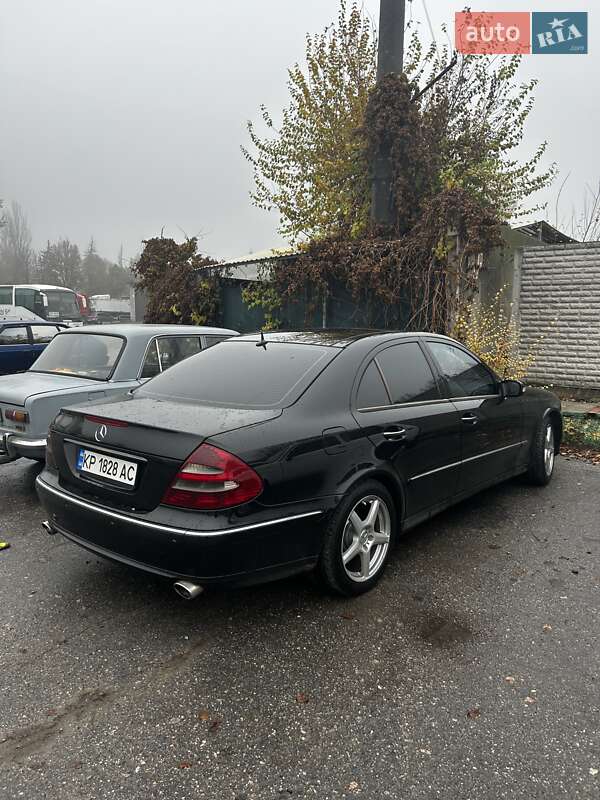 Седан Mercedes-Benz E-Class 2003 в Запорожье