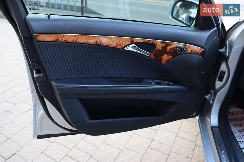 Универсал Mercedes-Benz E-Class 2005 в Львове фото 12 Универсал Mercedes-Benz E-Class 2005 в Львове