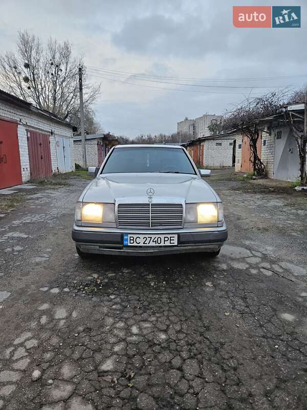 Седан Mercedes-Benz E-Class 1990 в Житомире