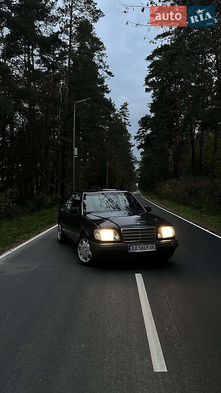 Седан Mercedes-Benz E-Class 1988 в Дмитрівці фото Седан Mercedes-Benz E-Class 1988 в Дмитрівці