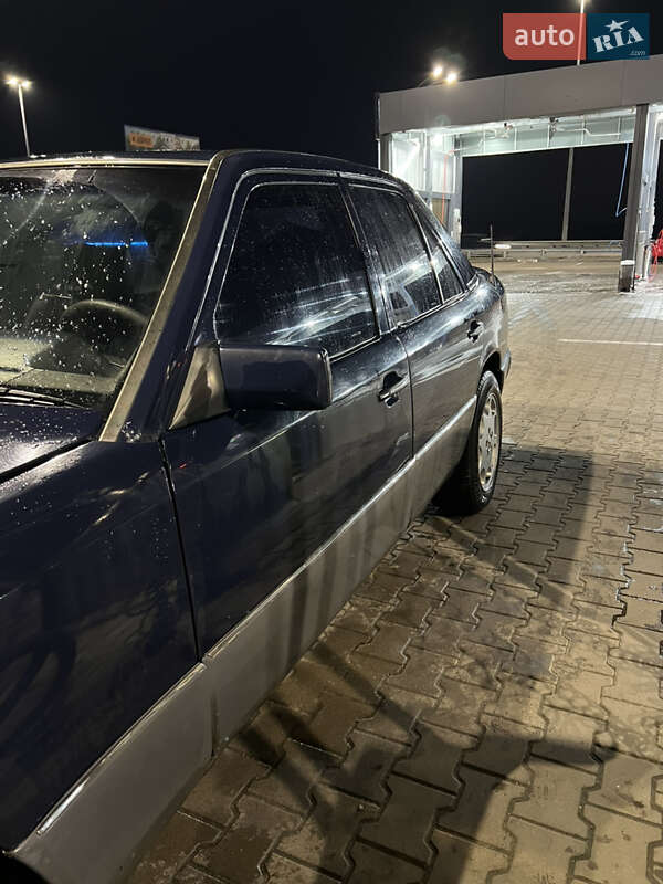 Седан Mercedes-Benz E-Class 1988 в Дмитрівці фото 4 Седан Mercedes-Benz E-Class 1988 в Дмитрівці