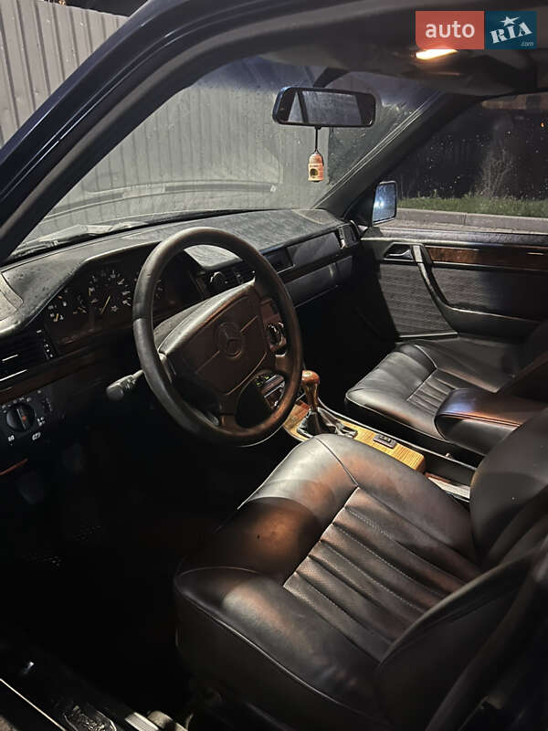 Седан Mercedes-Benz E-Class 1988 в Дмитрівці фото 9 Седан Mercedes-Benz E-Class 1988 в Дмитрівці