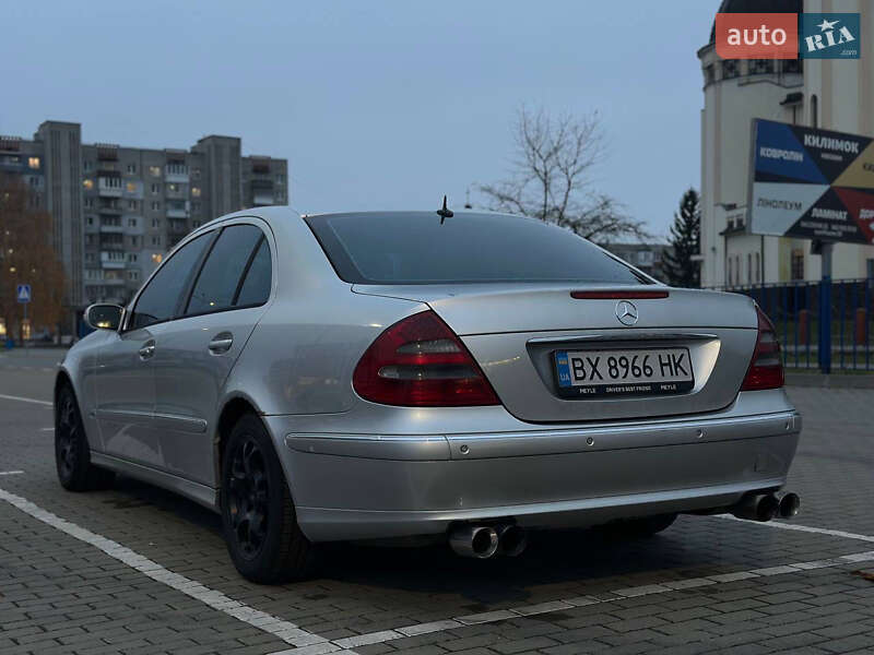 Седан Mercedes-Benz E-Class 2004 в Дніпрі
