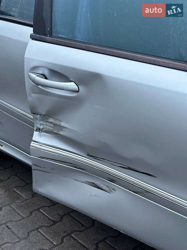 Седан Mercedes-Benz E-Class 2004 в Дніпрі