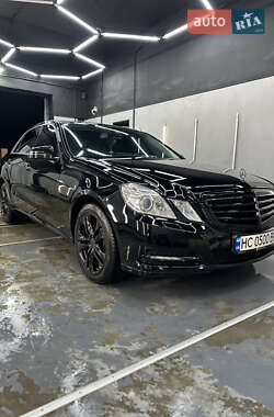 Седан Mercedes-Benz E-Class 2011 в Львове