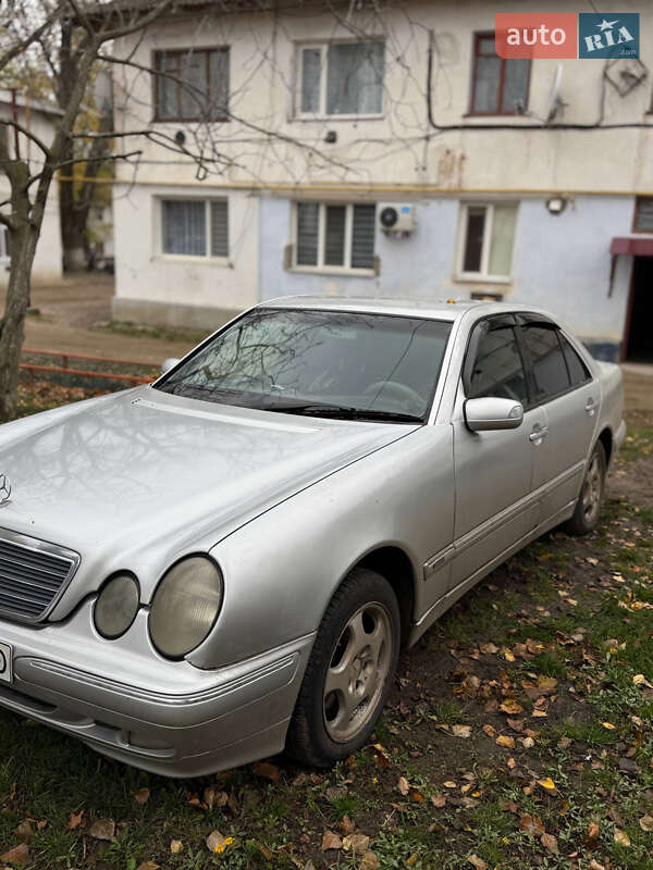 Седан Mercedes-Benz E-Class 2001 в Одессе