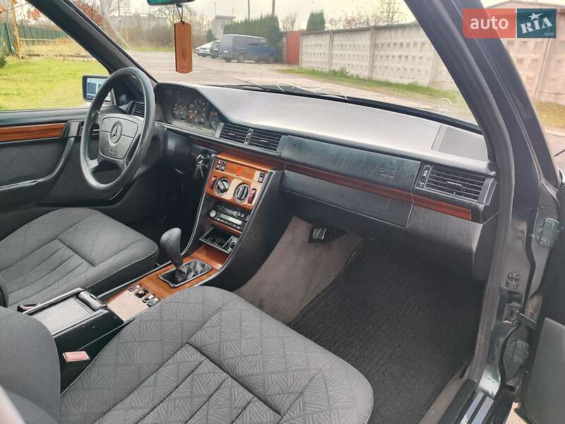 Седан Mercedes-Benz E-Class 1995 в Шептицькому
