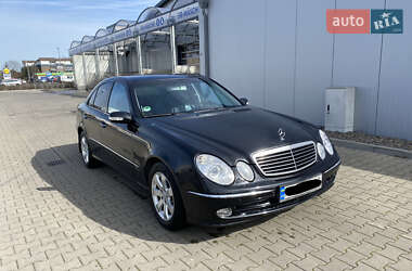Седан Mercedes-Benz E-Class 2004 в Києві