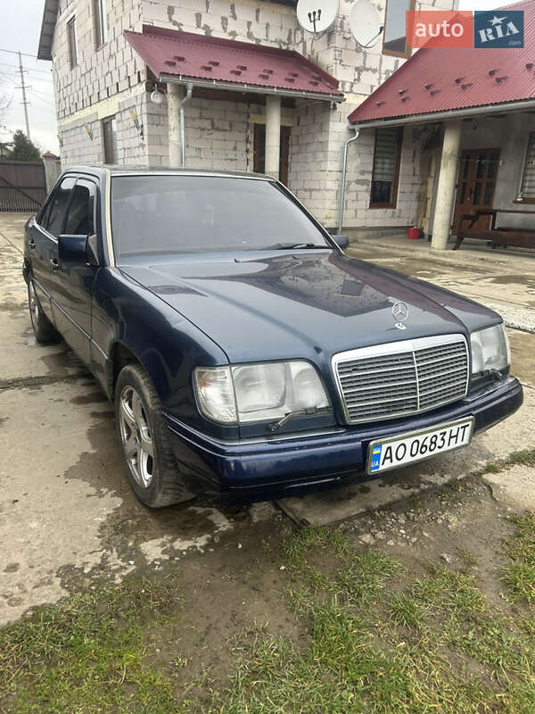 Седан Mercedes-Benz E-Class 1995 в Тячеве фото 2 Седан Mercedes-Benz E-Class 1995 в Тячеве