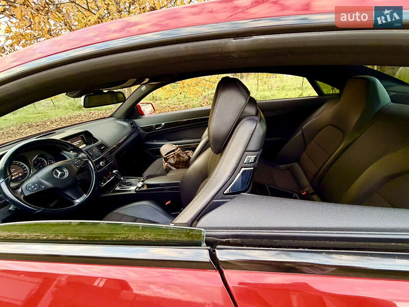 Купе Mercedes-Benz E-Class 2011 в Ужгороді фото 17 Купе Mercedes-Benz E-Class 2011 в Ужгороді